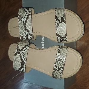 Women's sandels snake skin pattern